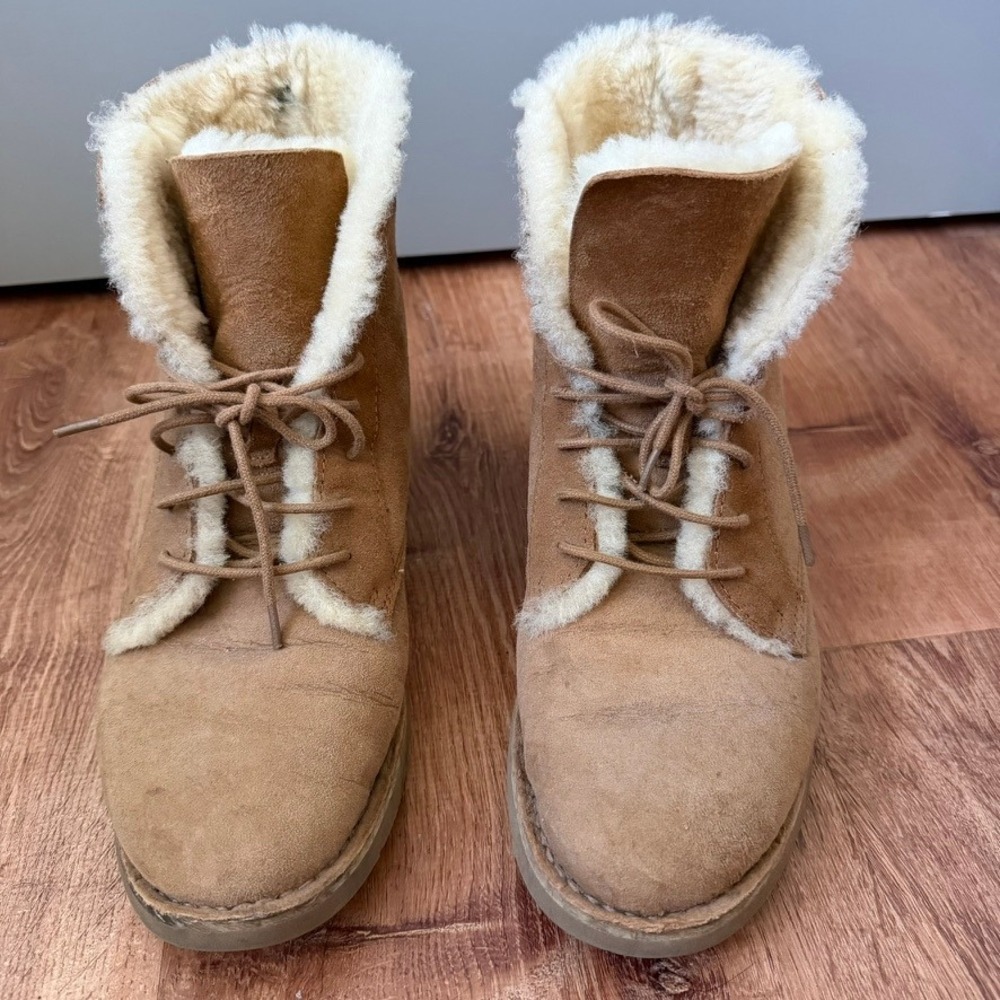 UGG Quincy Boots Womens 8 Chestnut Suede Shearling Lace Up Winter 1012359